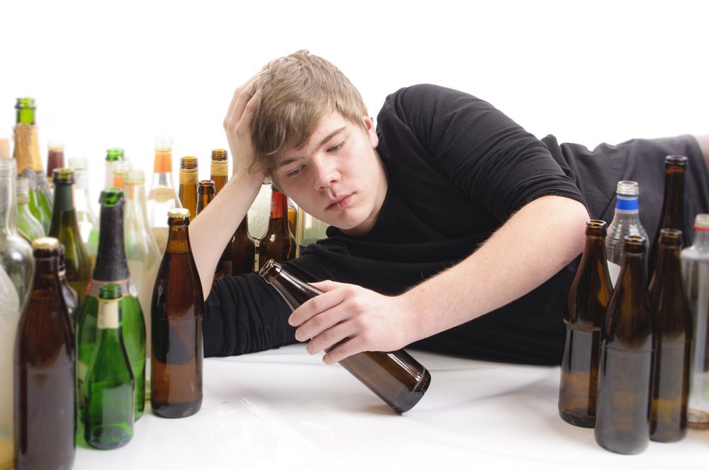 Alcoolismul afectează abilitățile cognitive ale adolescenților - alcool-1679309981.jpg