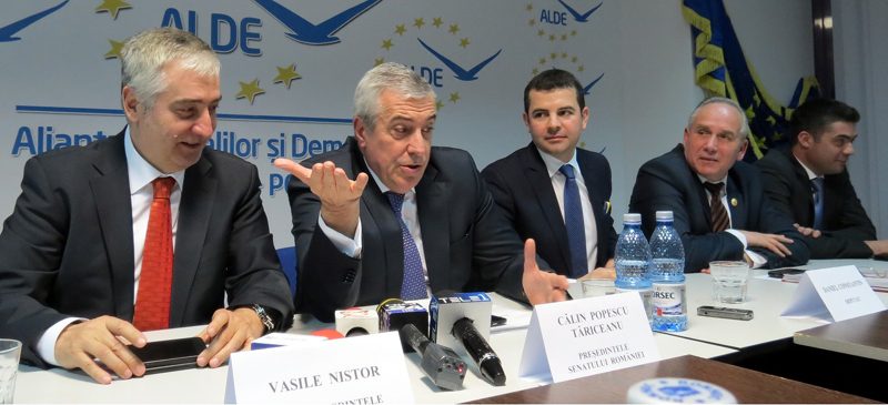 Începe scandalul în ALDE. Se cere demisia lui Tăriceanu - aldevasilenistorsitariceanu-1474981630.jpg