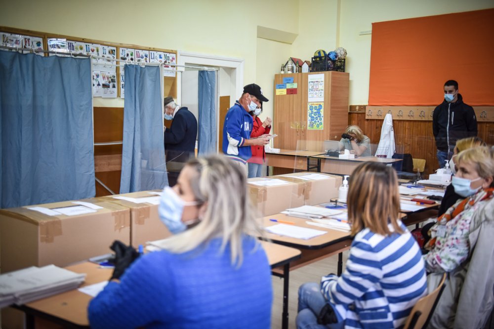 Alegeri parlamentare/ Peste 25.000 de alegatori au votat la Constanţa, la ora 9.00 - alegerilocale2020votsectievotare-1607240381.jpg