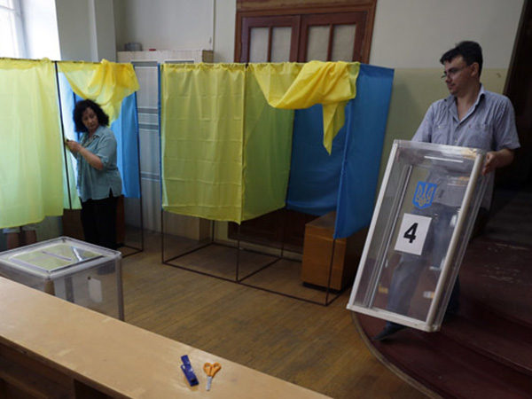 Ucraina: Separatiștii din estul țării anunță alegeri prezidențiale și legislative în noiembrie - alegeriprezidentialeinucrainaser-1411482442.jpg