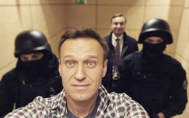 Starea de sănătate a lui Alexei Navalnîi se deteriorează în închisoare - alekseinavalnii1640x400-1616612293.jpg