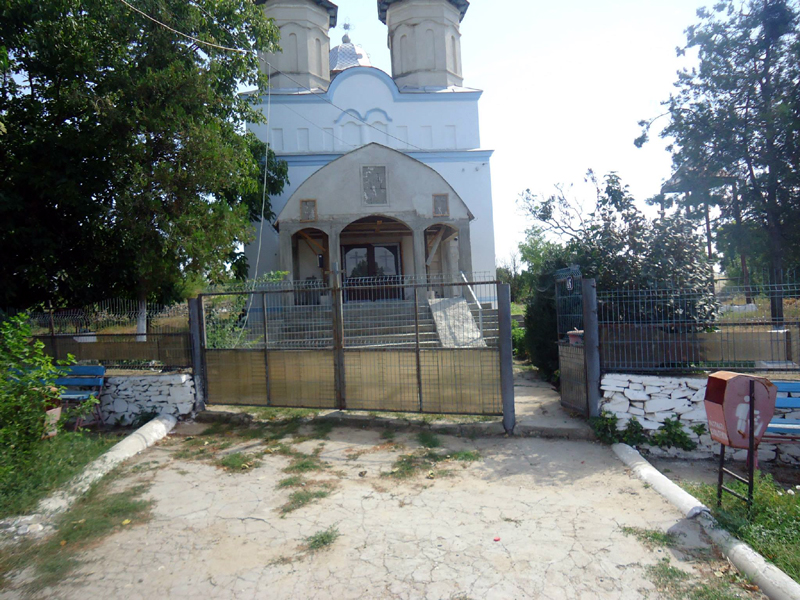 Aleșii locali din comuna Grădina au decis modernizarea accesului către biserică - alesiilocalidincomunagradina-1441122588.jpg