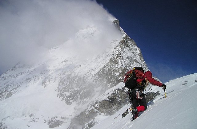 Doi alpiniști au fost găsiți morți în Munții Bucegi - alpin-1609668299.jpg