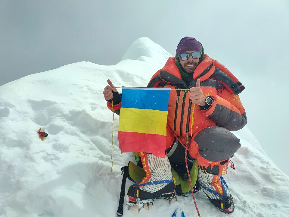 Alpinistul Gabriel Băicuş va escalada vârful himalayan K2 - alpinism-1678976080.jpg