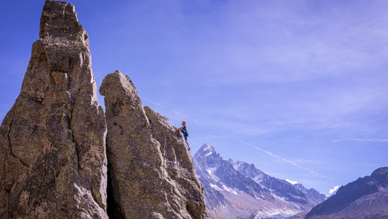 Un alpinist a primit jumătate dintr-o comoară de pietre prețioase, găsită pe Mont Blanc - alpinistmontblanc-1638815442.jpg