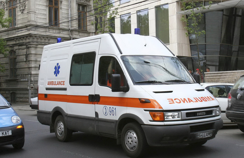 14 copii internați la Sanatoriul Balnear din Techirghiol au suferit o toxiinfecție alimentară - ambulanta-1313939211.jpg