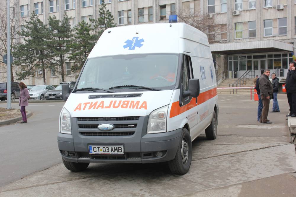 Peste 10000 de solicitări pe lună la Ambulanța Constanța - ambulanta-1415630104.jpg