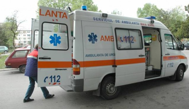 Hoțul electrocutat, în stare gravă, la Spitalul Județean Constanța - ambulanta1351588890-1361966182.jpg