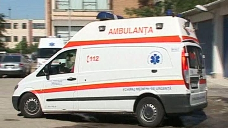 Ambulanță cu un pacient, lovită la intrare în Constanța - ambulanta58910700-1326657854.jpg