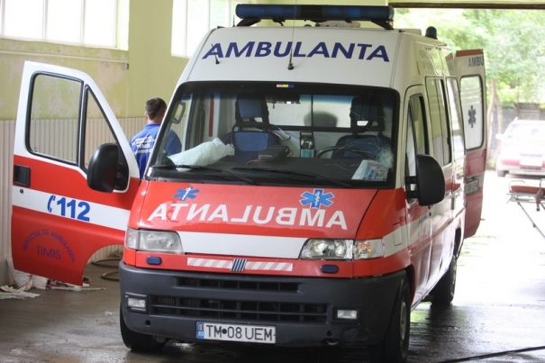 Peste 8.200 de solicitări la Ambulanță, în timpul verii - ambulantaaccidentatarecasresizeb-1347310262.jpg