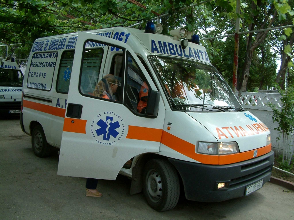 Asistenta anchetată și-a dat demisia de la Ambulanța Constanța - ambulantagf2-1409583236.jpg
