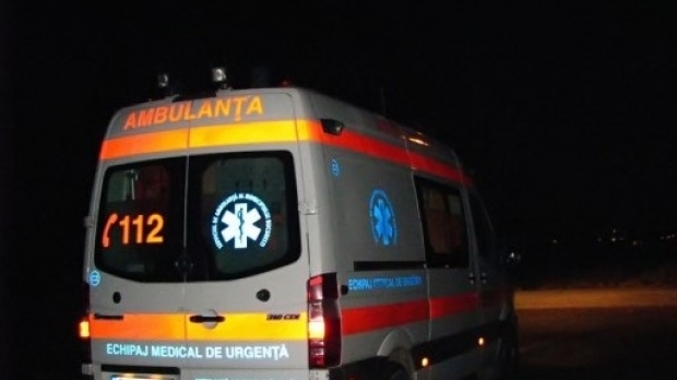 Accident rutier în Mamaia. O victimă - ambulantanoapteanewsbucovinaro76-1531686070.jpg