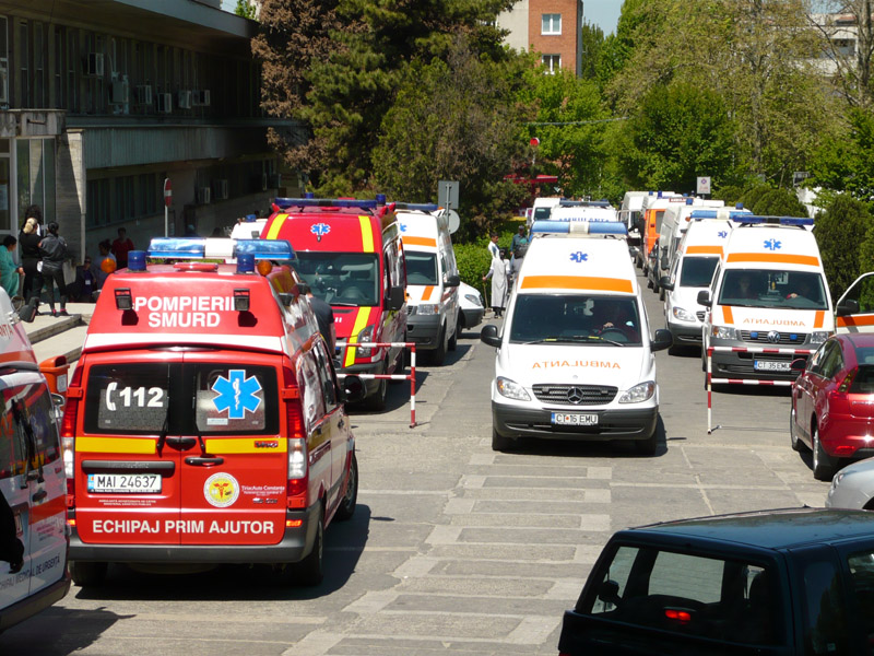 Sosesc peste 200 de ambulanțe noi - ambulantaspitaljudeteanurgenta3m-1323200869.jpg