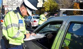 Șoferii riscă o amendă de 1.160 de lei dacă nu au acest act la ei. În plus, primesc patru puncte de penalizare - amenda-1673963820.jpg