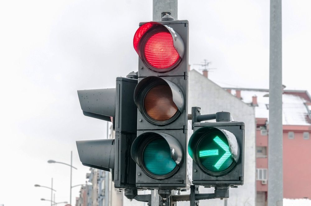 Amendă pentru cei care nu respectă semaforul verde intermitent. Regula pe care puțini șoferi o știu - amenda-verde-intermitent-1707045427.jpg