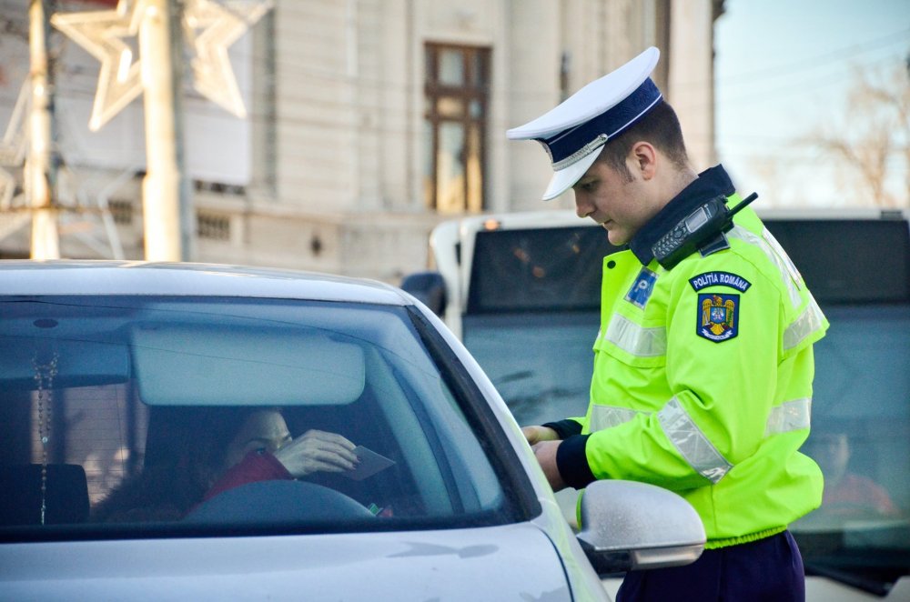 Razie a polițiștilor în municipiul Constanța: Au fost aplicate amenzi - amenzi-1652612441.jpg