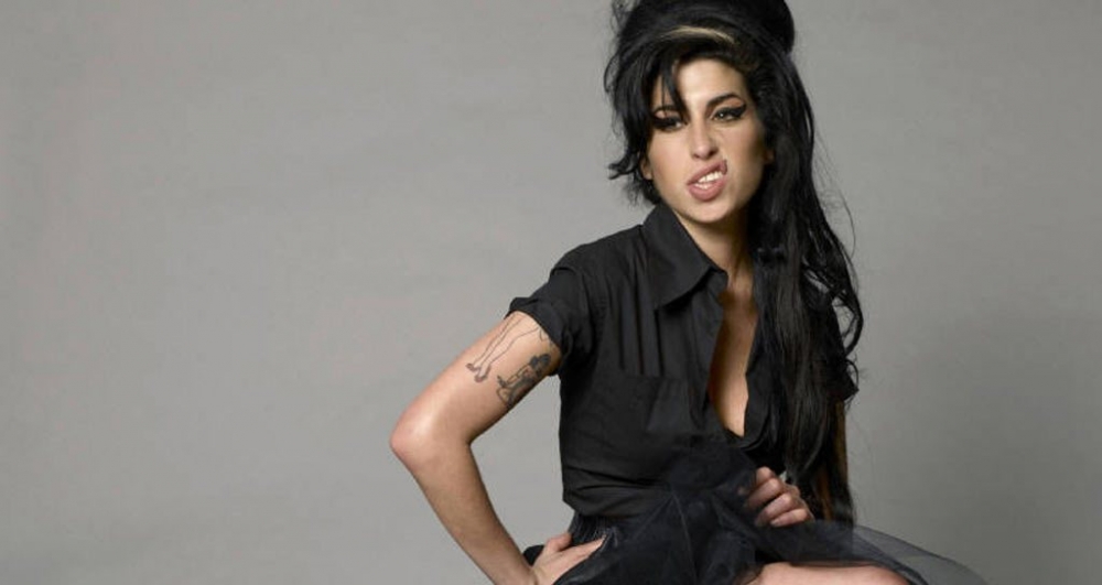 Amy Winehouse găsită moartă - amywinehouse-1311440243.jpg