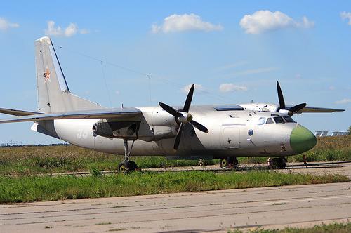 Un avion AN-24 a aterizat forțat pe un râu din Siberia. Cel puțin trei persoane au murit - an24-1310389575.jpg