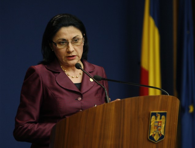 Ministrul Educației, Ecaterina Andronescu, implicată într-un accident - andronescu2-1346506104.jpg