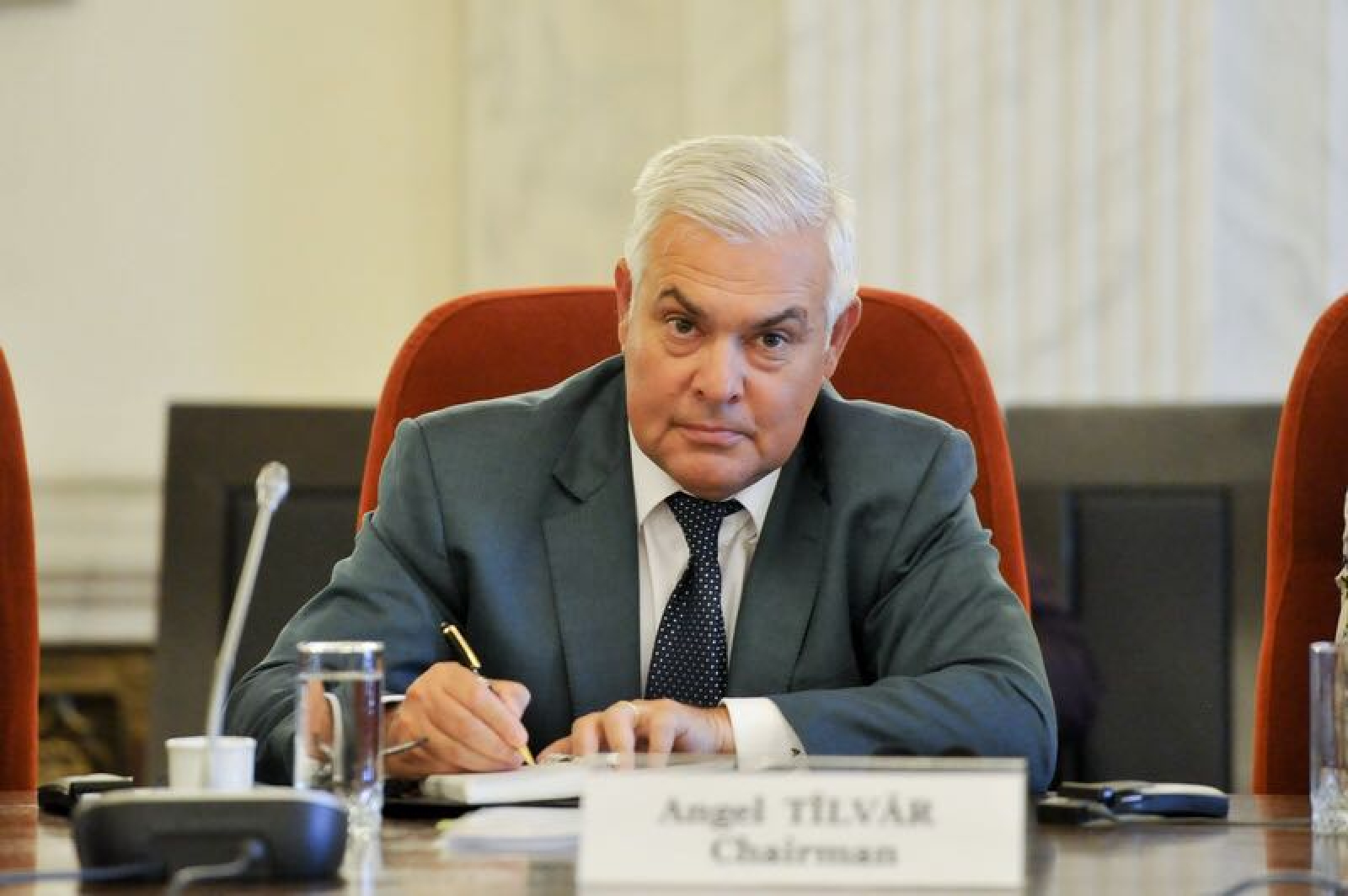 Ministrul Apărării: „România e preocupată de războiul din Israel, dar va continua să susţină şi Ucraina” - angeltilvar32195200-1698061290.jpg