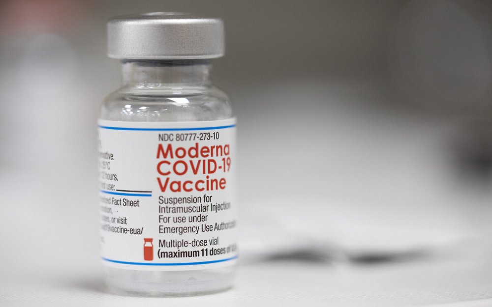 Covid. Noul booster al vaccinului Moderna produce o reacţie imunitară puternică împotriva variantei Omicron - ap22031537684170e1643650026561-1654755898.jpg