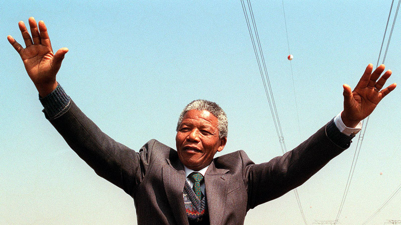 Apartheidul, regimul segregaționist învins de Nelson Mandela - apartheid-1386513996.jpg