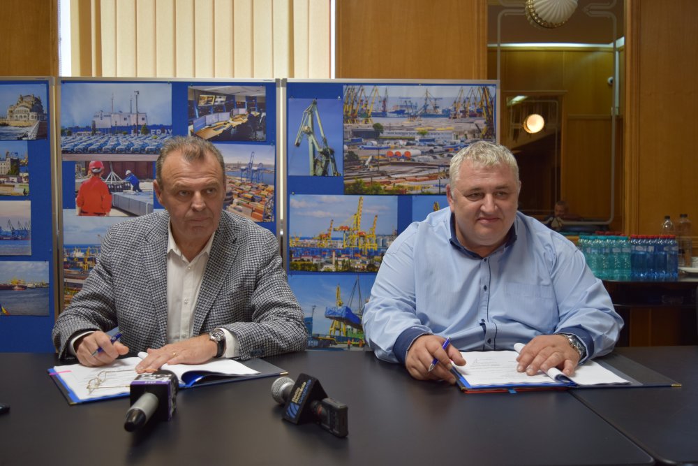 Contract important, semnat de directorul Portului Constanța - apcsemnarecontract-1535731652.jpg