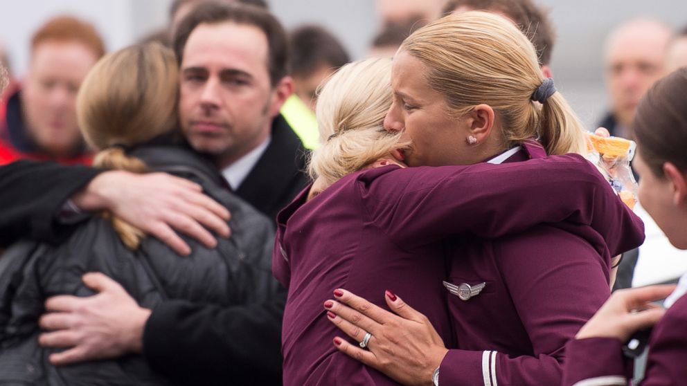 Prăbușirea avionului Airbus A320: Germanwings, un prim ajutor pentru familiie victimelor - apgermanwings4ml15032516x9992-1427524065.jpg