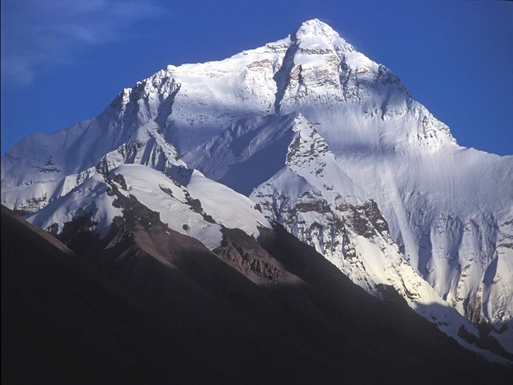Trei alpiniști vor să devină cei mai tineri români care urcă pe Everest - aplinism-1396364051.jpg
