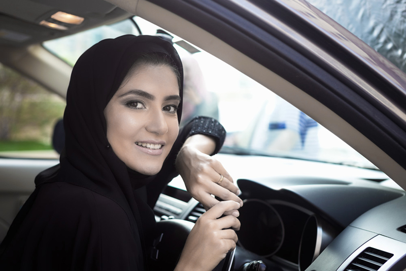 Arabia Saudită: Femeile au dreptul la permis de conducere - arabia-1506518900.jpg