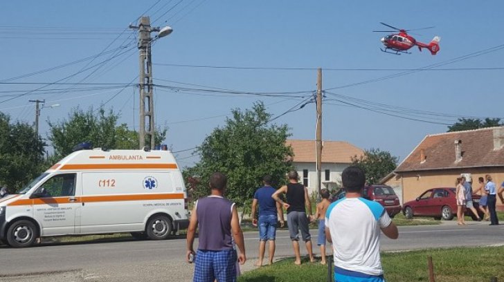 Bărbat spulberat pe trecerea de pietoni. Un elicopter SMURD a intervenit - aradonelicsmurd40158900-1502380399.jpg