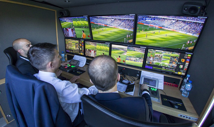Arbitrajul video va fi introdus din februarie în Liga Campionilor, a anunțat UEFA - arbitraj-1543845338.jpg