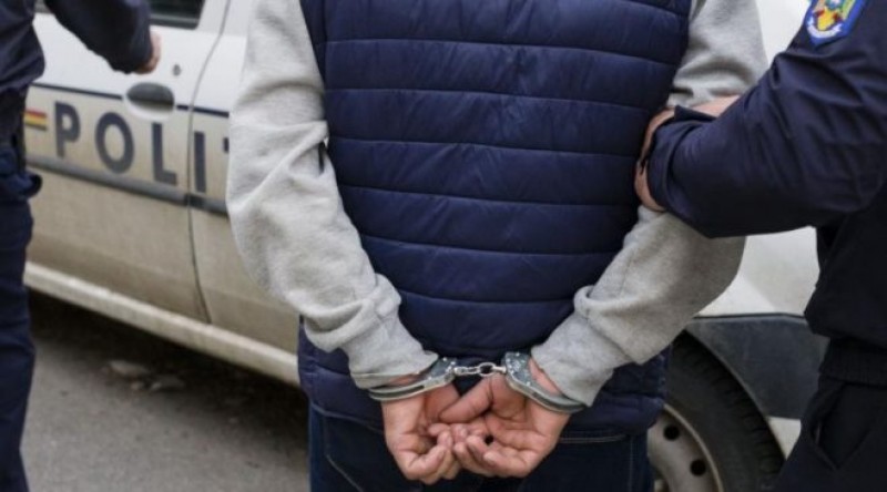 Colecție de infracțiuni: CAMĂTĂ, TRAFIC DE DROGURI și BANI FALȘI. Suspecții au fost arestați! - arest-1612254028.jpg