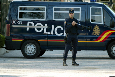 Arestări în Spania, la destructurarea unei rețele care vindea contracte de muncă false - arestari-1389705203.jpg