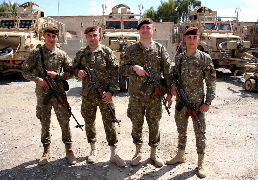 Doi frați și unchii lor, misiune în Afganistan. 