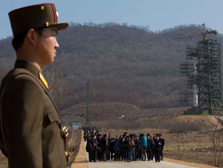 Coreea de Nord anunță un nou test nuclear - army-1359016825.jpg