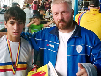 Arsen Mustafa a boxat  pentru medalia de bronz la Mondiale - arsenmustafasimihaiconstantin-1311781668.jpg
