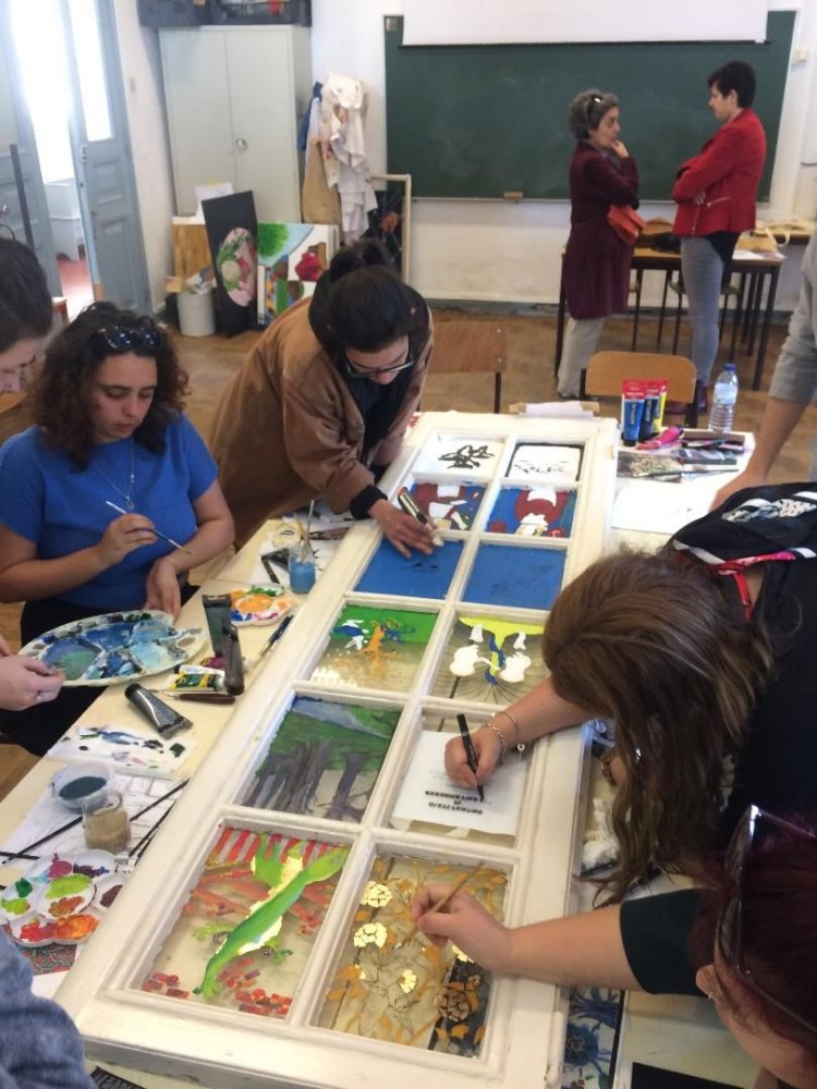 Studenții constănţeni participă la un atelier de icoane pe sticlă - arta-1616587064.jpg