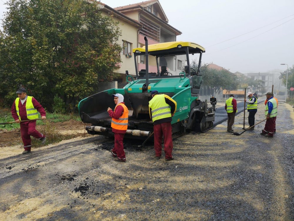 În cartierele Baba Novac și Compozitori asfaltările continuă în ritm alert - asfaltarile-1583356521.jpg