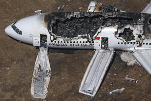 Asiana oferă 10.000 de dolari supraviețuitorilor accidentului aviatic de la San Francisco - asiana-1376401226.jpg