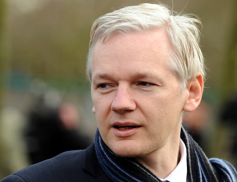 Julian Assange, extrădat în Suedia - assange-1338382738.jpg