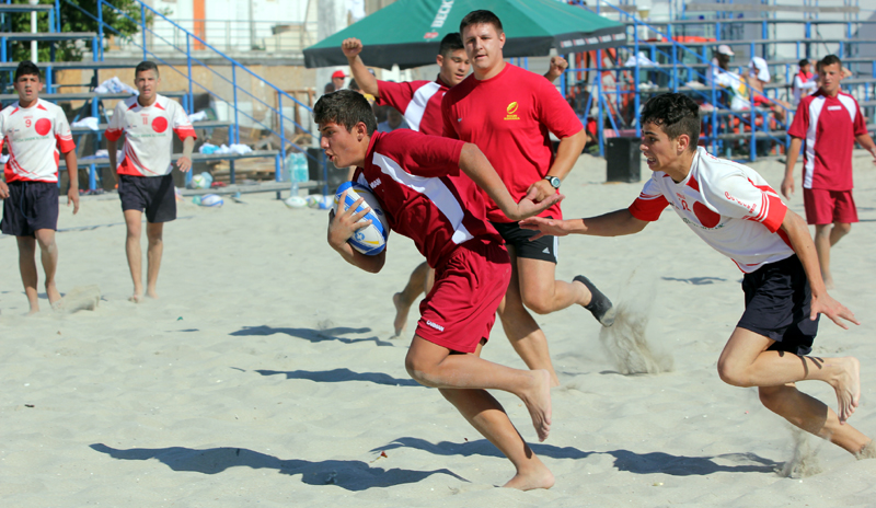 Astăzi, start al Turneului Oval 5 Beach Rugby România - astazi-1403457078.jpg