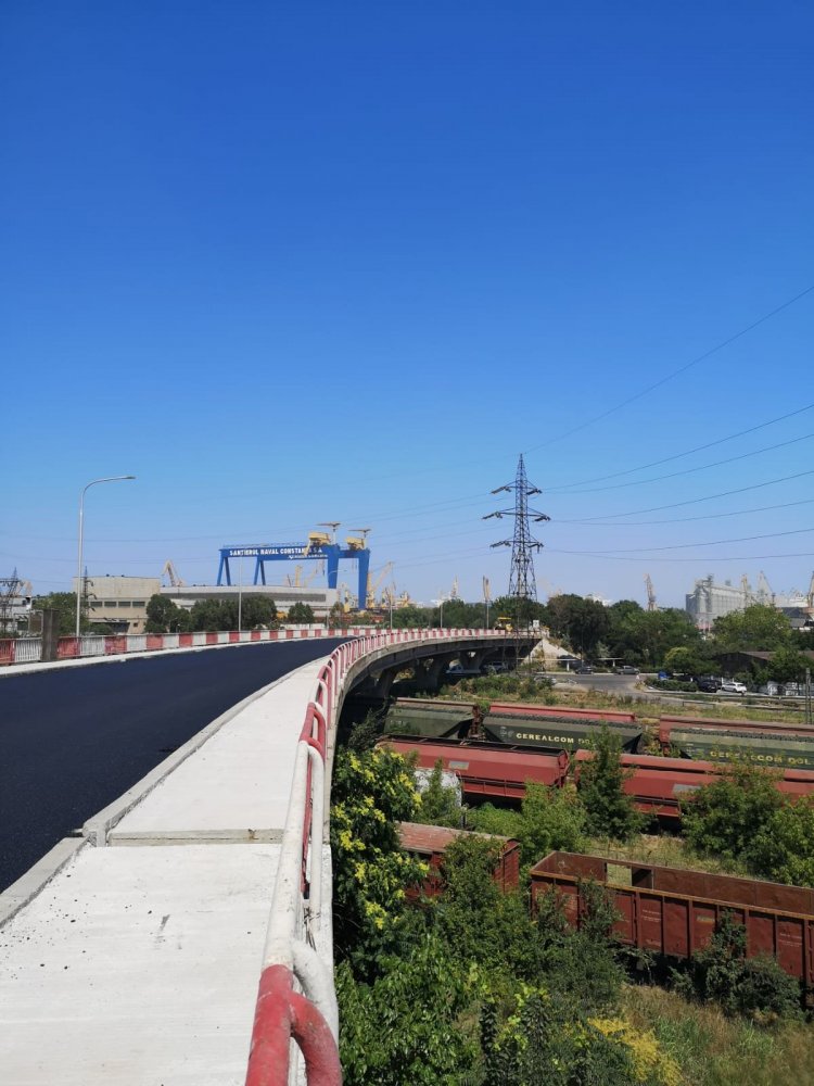 Astăzi se reia traficul pe podul rutier de la poarta nr. 5 a portului Constanța - astazisereiatraficulpepodulrutie-1657181502.jpg