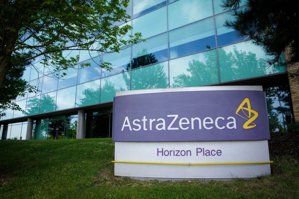 AstraZeneca anunță că reduce cu 60% numărul de doze de vaccin livrate către UE - astra-1611388187.jpg