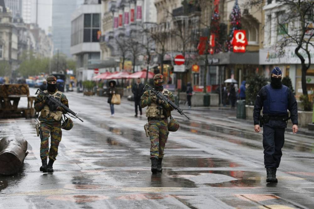 Două persoane, arestate în Germania, pentru legăturile cu sinucigașii de la Bruxelles - atac-1458908781.jpg