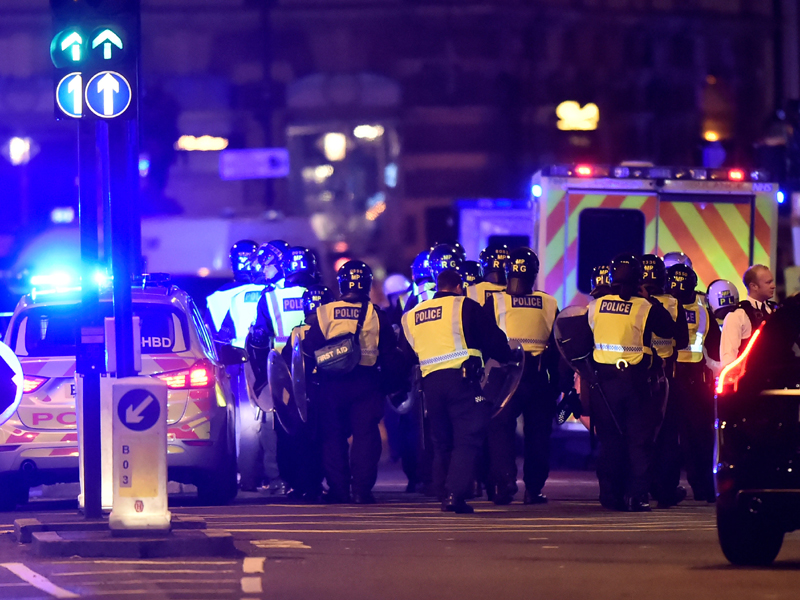Atac lângă o moschee din Londra. Toate victimele sunt musulmane - atac-1497875151.jpg
