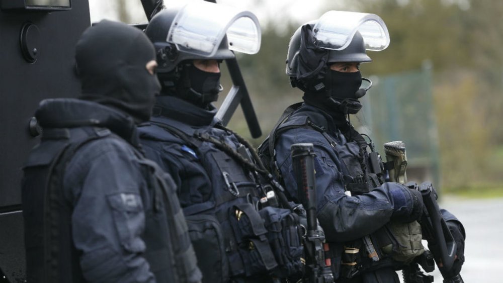 Mai multe persoane înjunghiate pe stradă, în apropiere de Paris - atac-1578062527.jpg