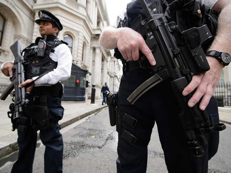 Poliția londoneză a arestat doi bărbați suspectați de pregătirea unor atacuri teroriste - atacarmatlondra-1473338487.jpg