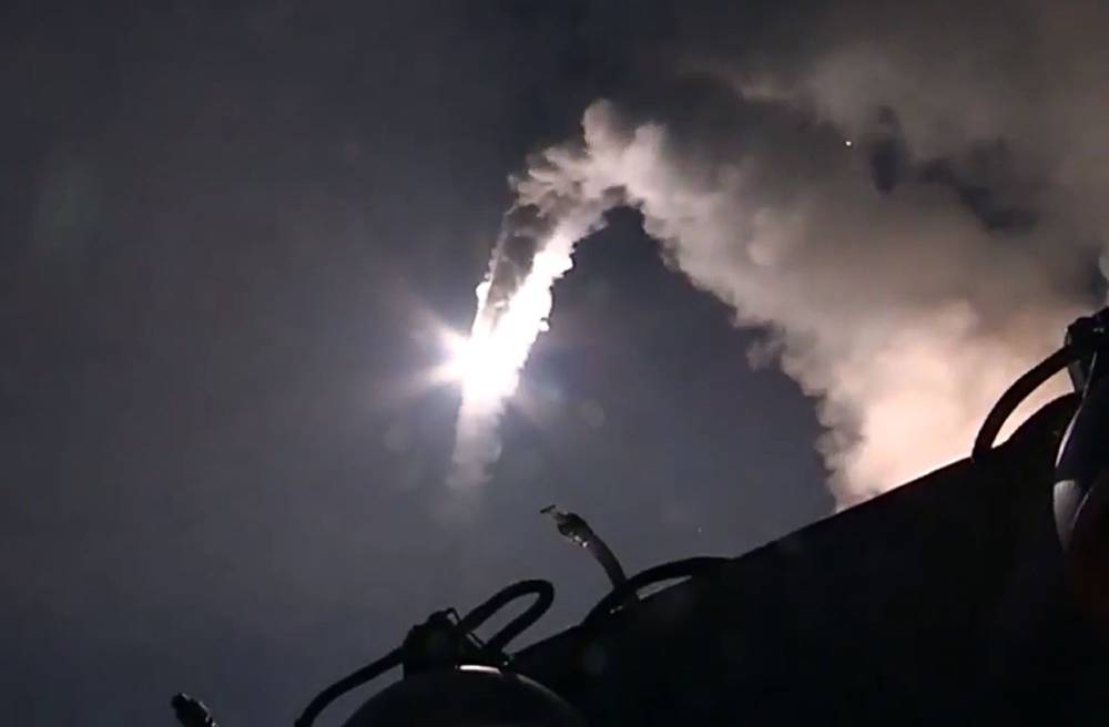 Agenția europeană pentru securitate aeriană: Rachetele lansate de Rusia în Siria afectează zborurile comerciale - atack-1444665168.jpg