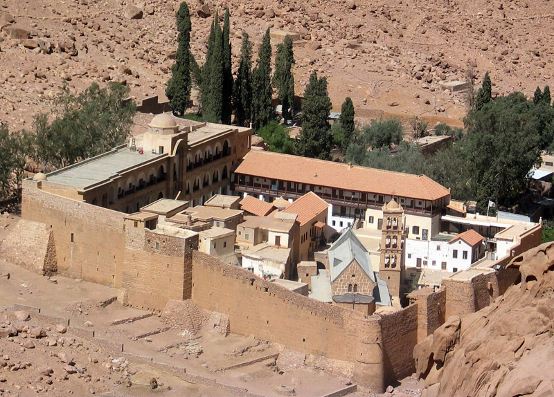 Atac lângă mănăstirea  Sf. Ecaterina din Sinai.  SI revendică atentatul - ataclamanastireasfantaecaterina-1492610464.jpg